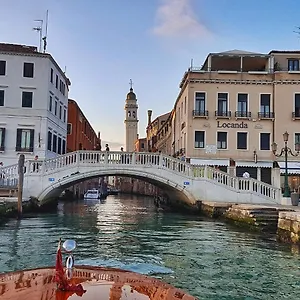 Vivaldi 4*, Venezia Italia